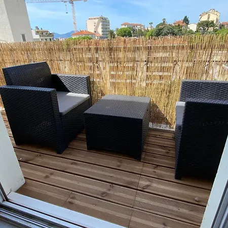 Superbe Proche Palais Et Plages A Pieds Apartment